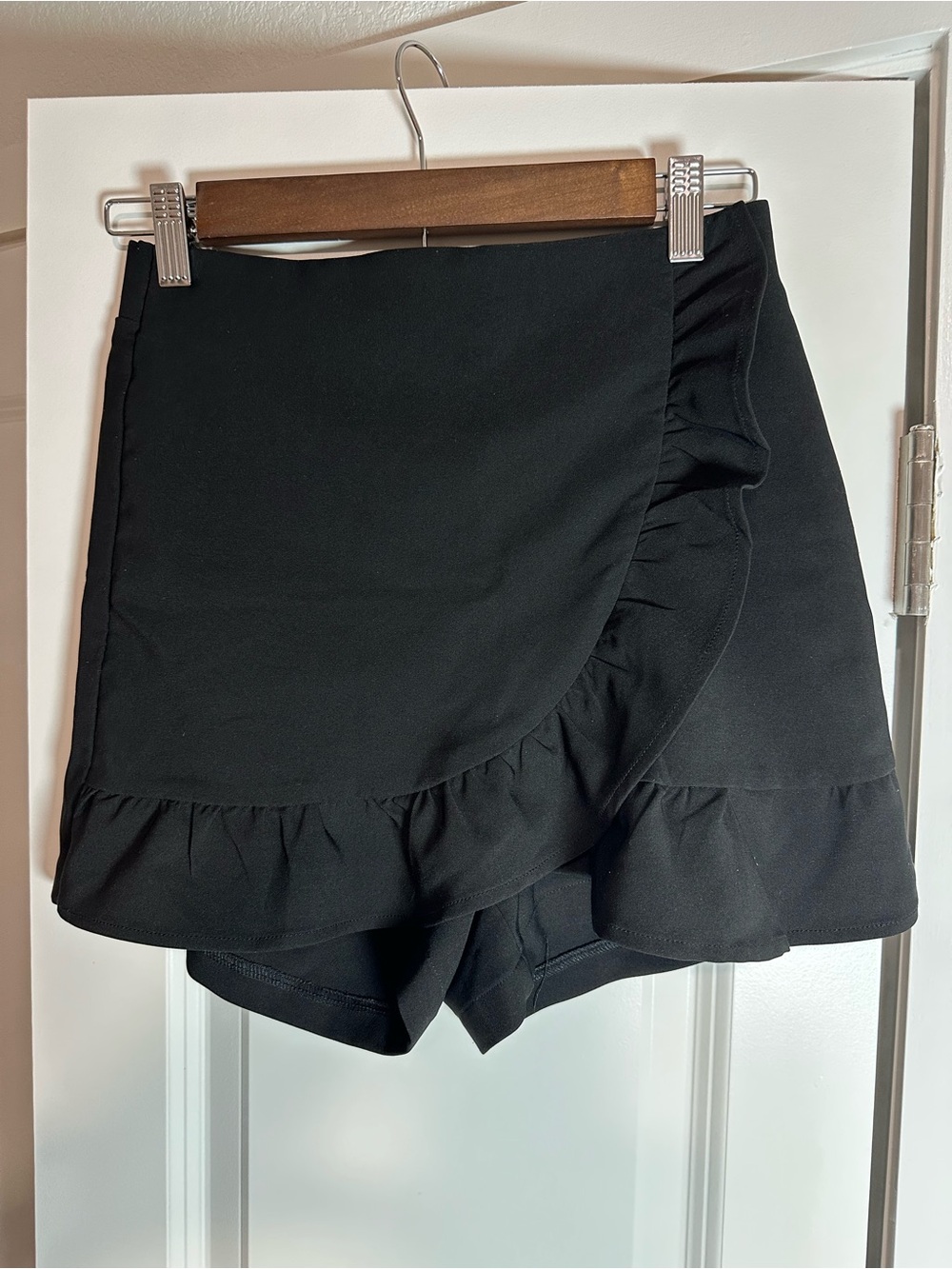 HAVE Black Skirt